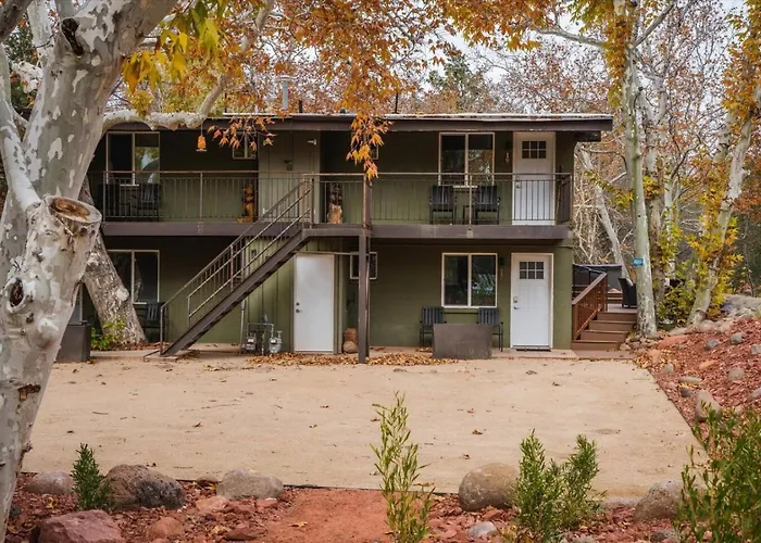 17 Creekside Retreat